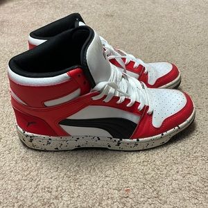 Boy Puma high top sneakers